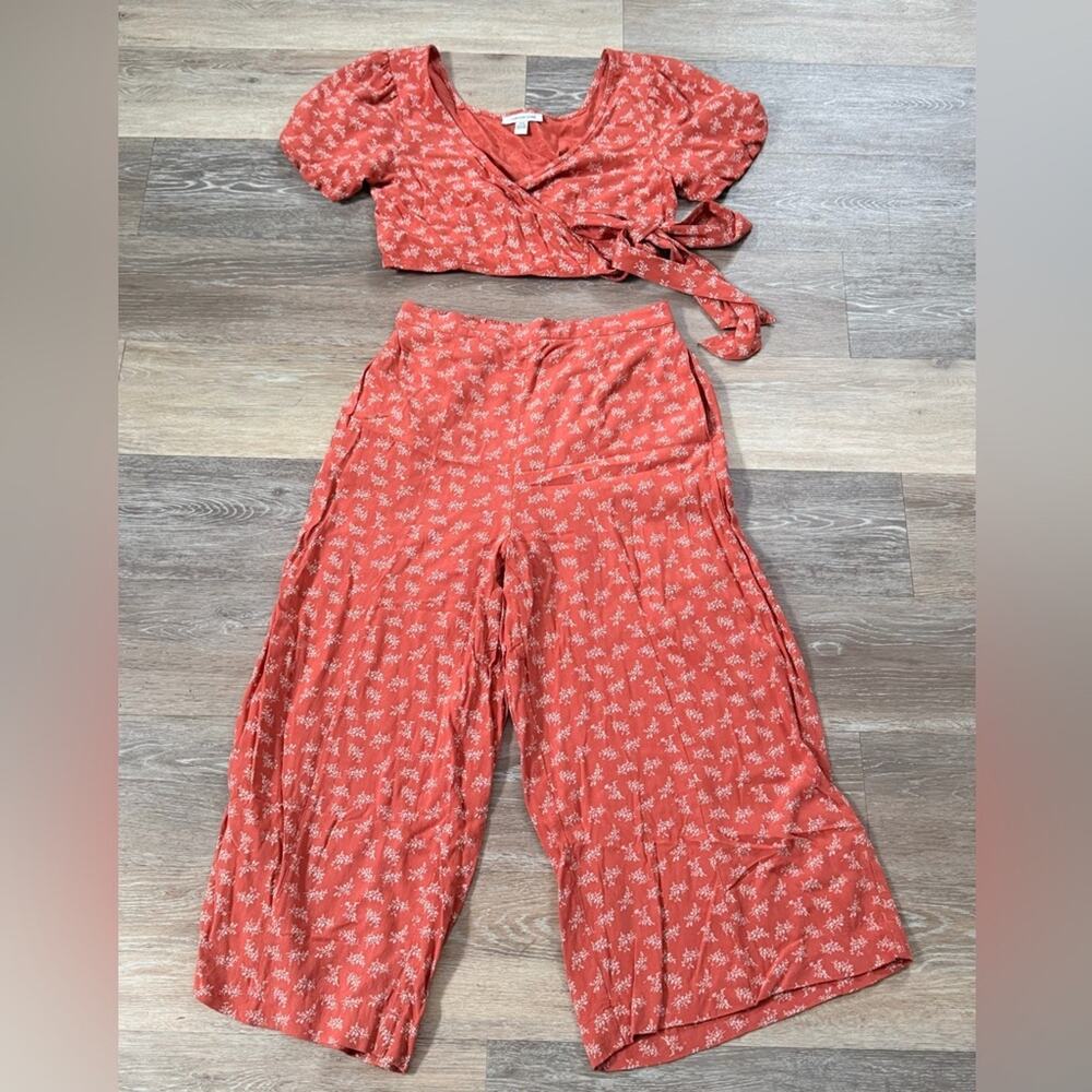 American Eagle Rust Orange Floral 2 Piece Set top and Cropped Pants Size Small - Picture 1 of 5